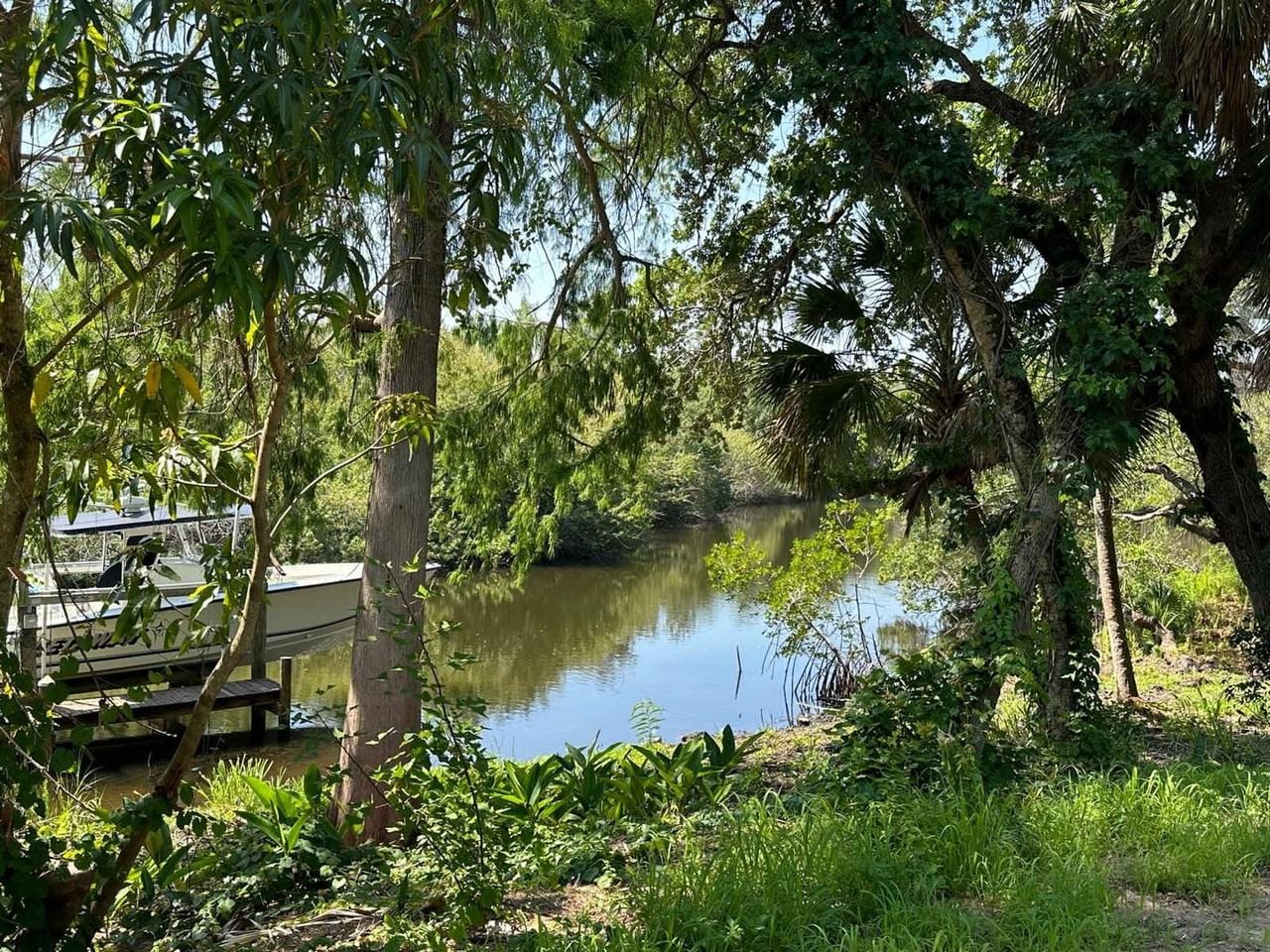 9880 River Dr - Photo 3 of 24