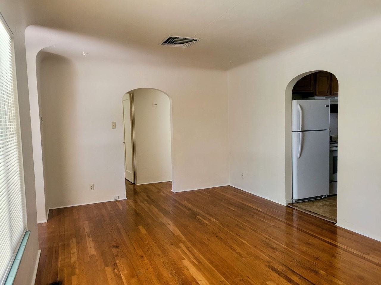 304 N 10th St - Photo 4 of 13