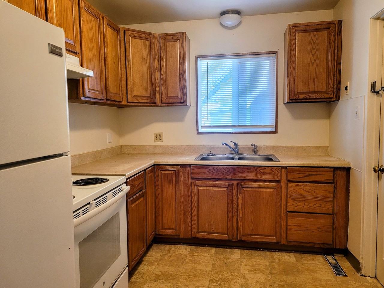 304 N 10th St - Photo 6 of 13