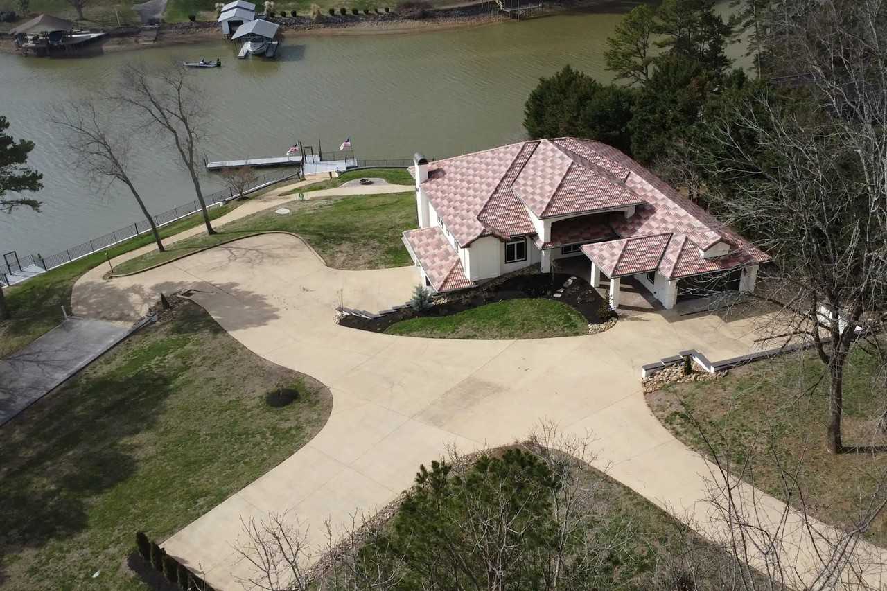 702 Rio Dr - Photo 3 of 21