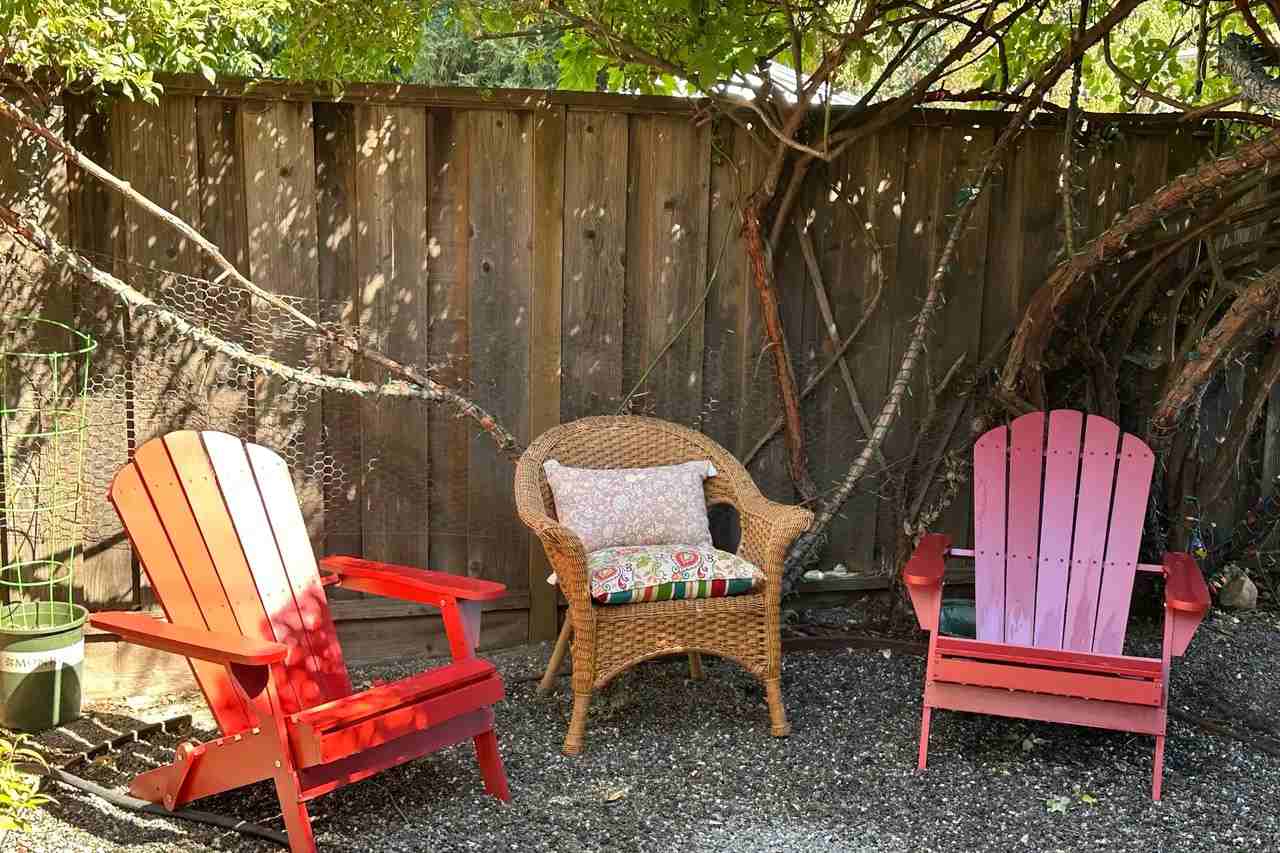 1004 Almanor Ave - Photo 2 of 16