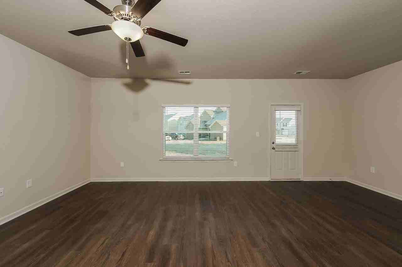 450 Clover Cir - Photo 3 of 24