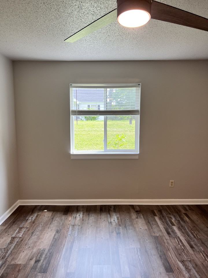 511 Poplar St #F - Photo 6 of 22