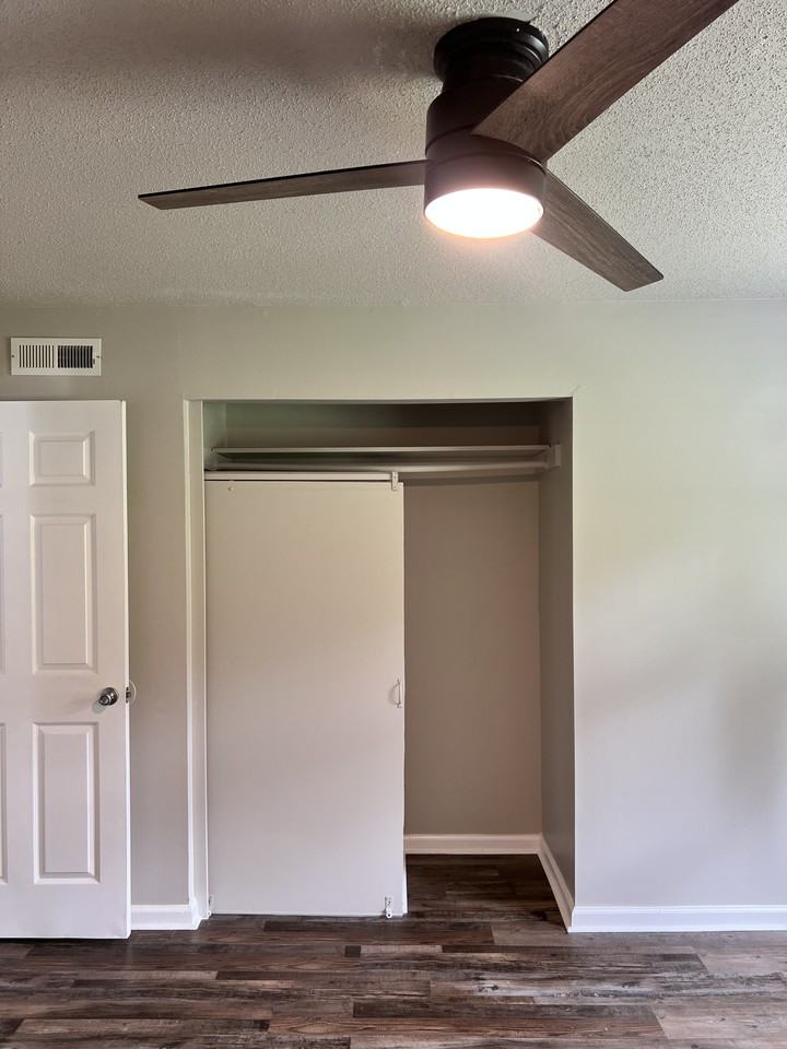 511 Poplar St #F - Photo 7 of 22