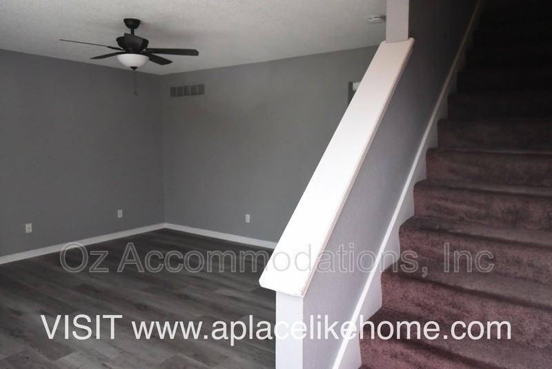 4526 Nw 57th St - Photo 2 of 18