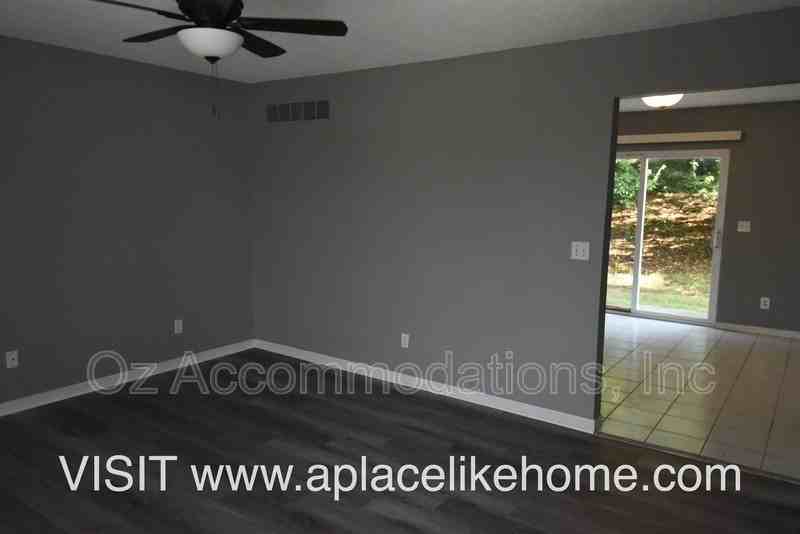 4526 Nw 57th St - Photo 3 of 18