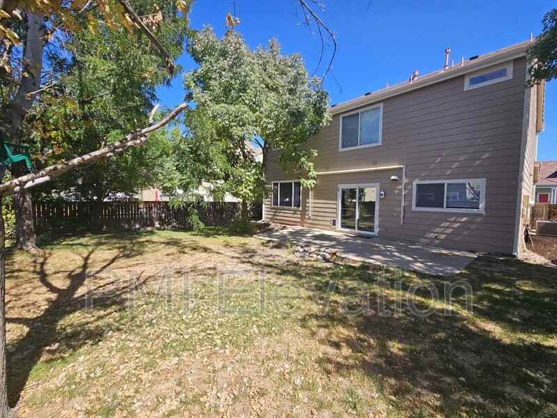 10043 Mackay Dr - Photo 3 of 22