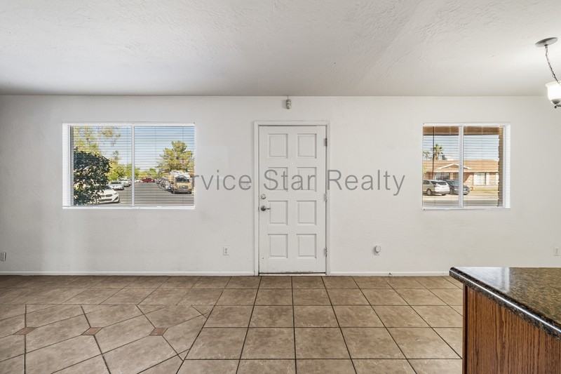 1158 W Hillview St - Photo 3 of 24