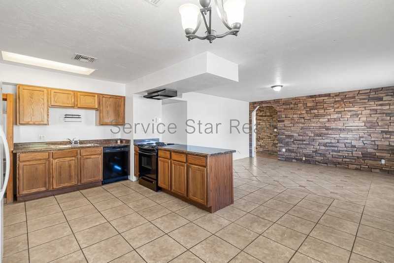 1158 W Hillview St - Photo 6 of 24