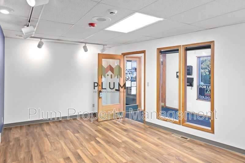 690 Sw Higgins Ave #C - Photo 2 of 8