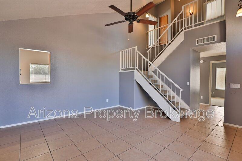 1653 E Cindy St - Photo 5 of 31