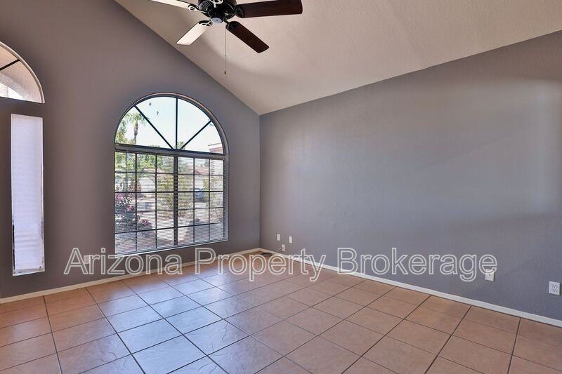 1653 E Cindy St - Photo 6 of 31