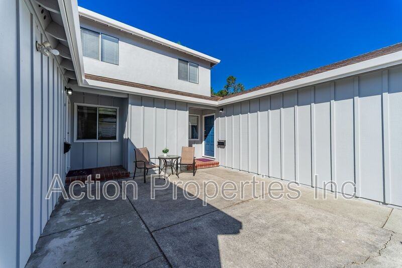 3320 Shasta Dr - Photo 3 of 28