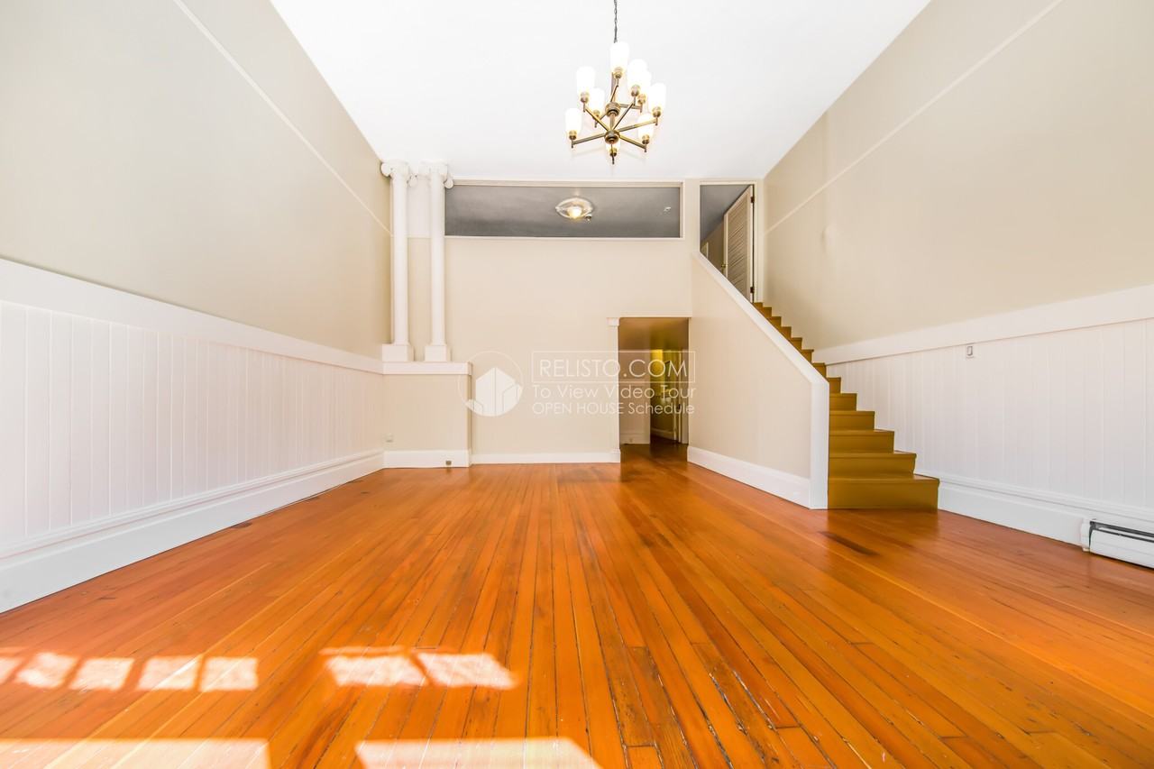 2840 Baker St - Photo 2 of 20