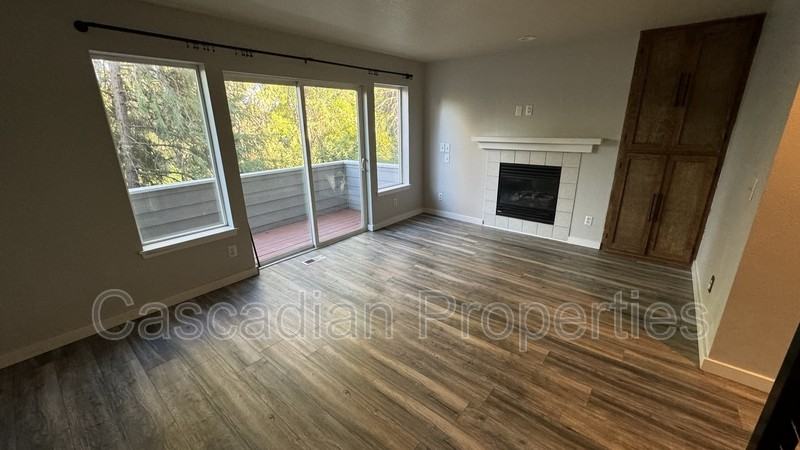 6174 Se Lake Rd - Photo 2 of 8