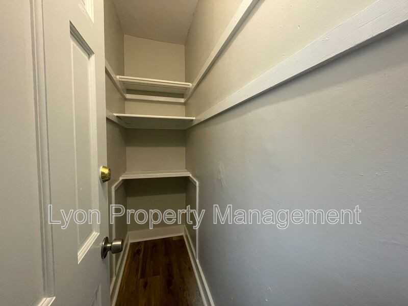 412 Elm St #2F - Photo 4 of 7