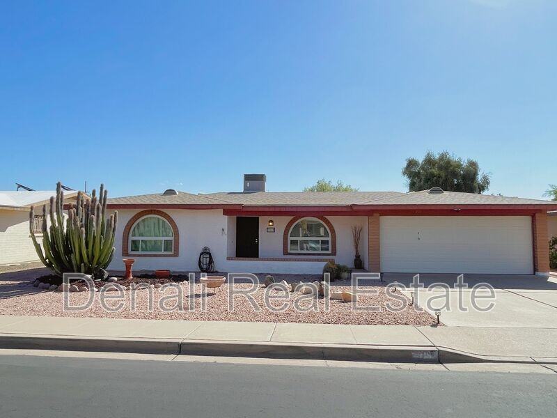 715 S Rosemont - Photo 2 of 25