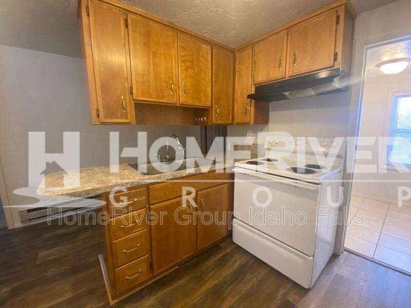 1350 Lake Ave - Photo 2 of 20