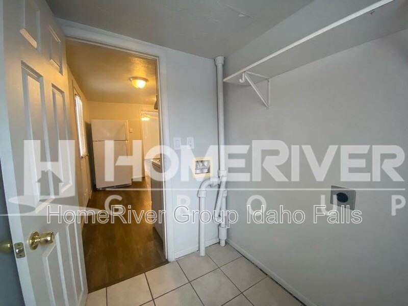 1350 Lake Ave - Photo 3 of 20