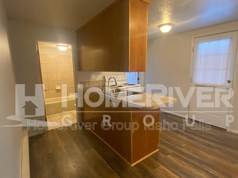 1350 Lake Ave - Photo 4 of 20