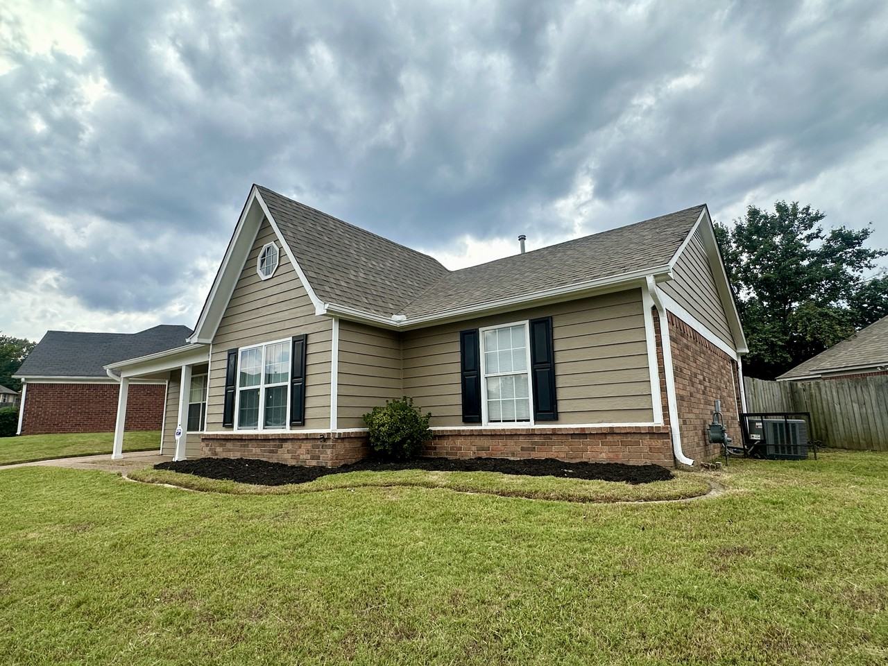 5590 Angelace Dr S - Photo 2 of 20