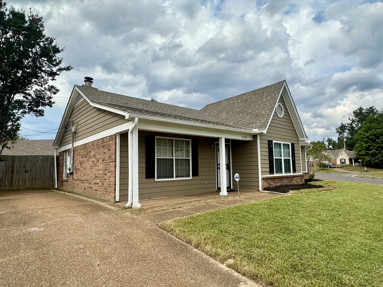 5590 Angelace Dr S - Photo 3 of 20