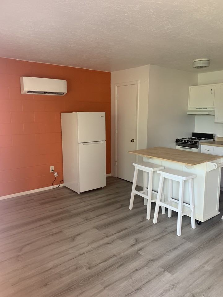 1701 Lead Ave Se - Photo 7 of 25