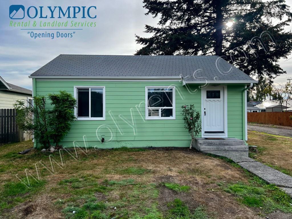 6931 S Cheyenne St - Photo 2 of 9