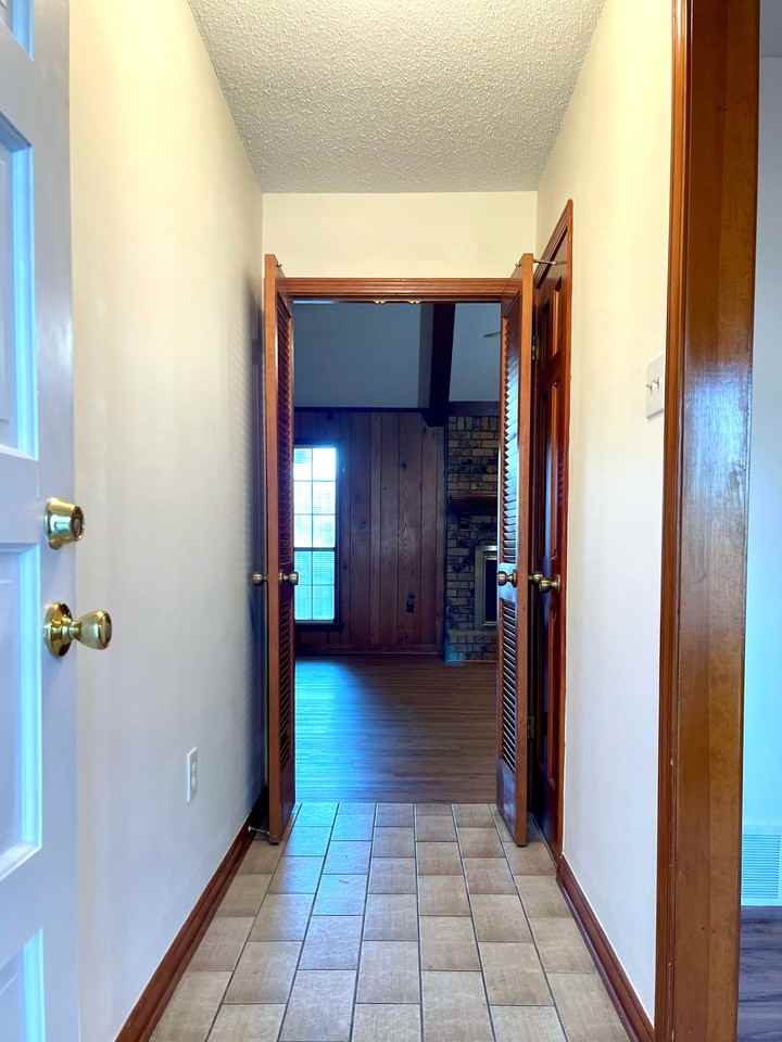 3348 Summerhill Dr - Photo 2 of 33