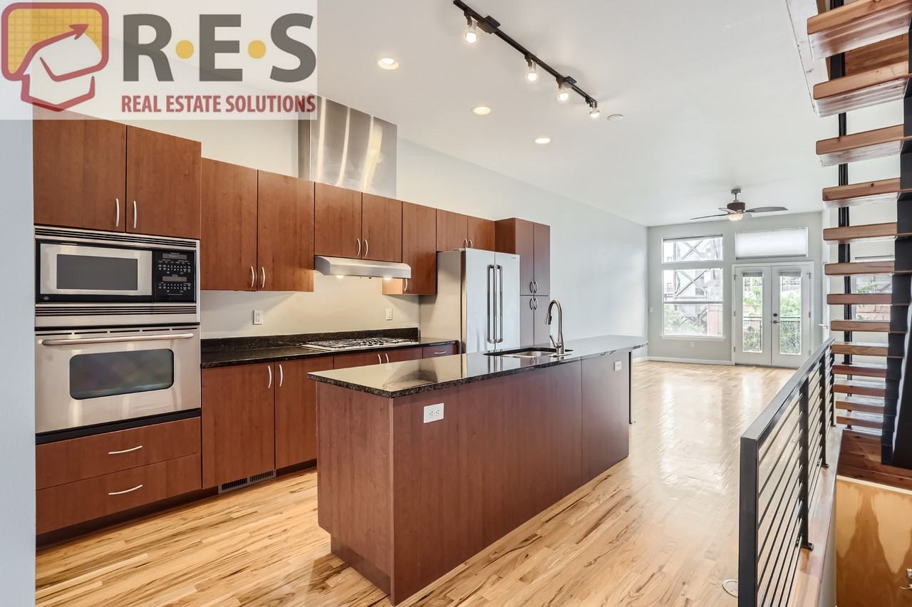 2708 Blake St - Photo 4 of 28