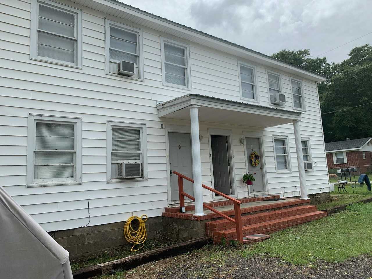 139 Carroll Ave #A - Photo 2 of 12