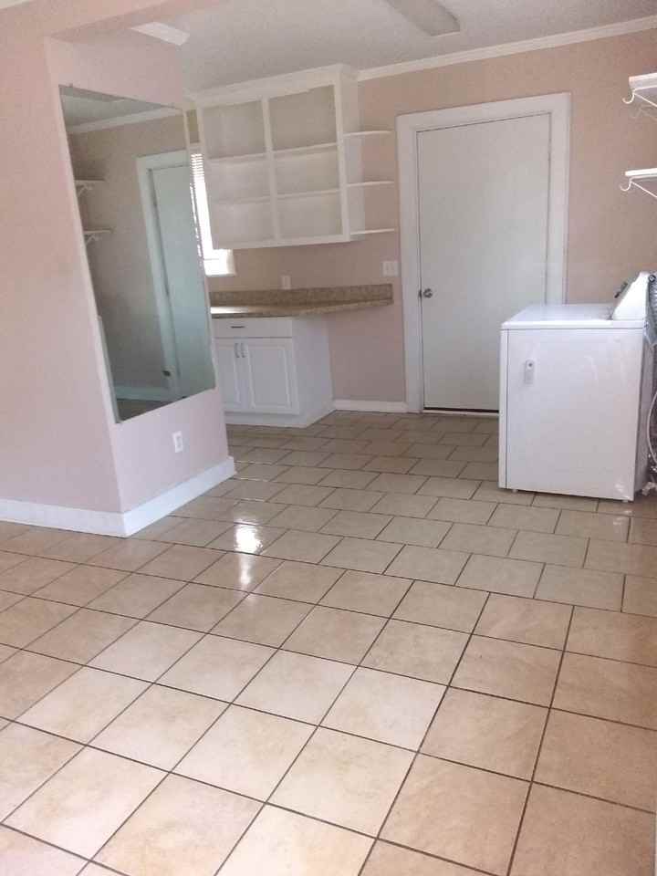 139 Carroll Ave #A - Photo 5 of 12