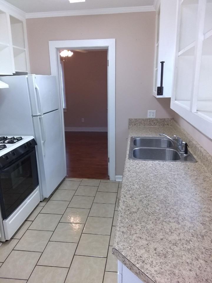 139 Carroll Ave #A - Photo 6 of 12