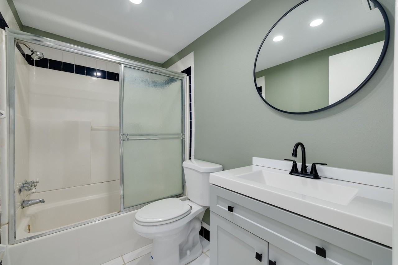 3645 Panola - Photo 3 of 48