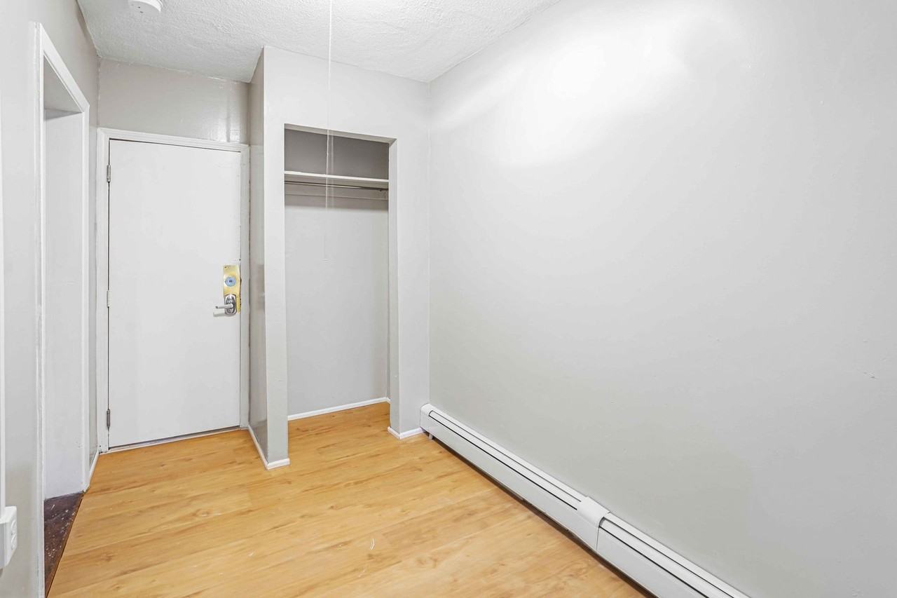 126 Sumner Ave - Photo 6 of 14