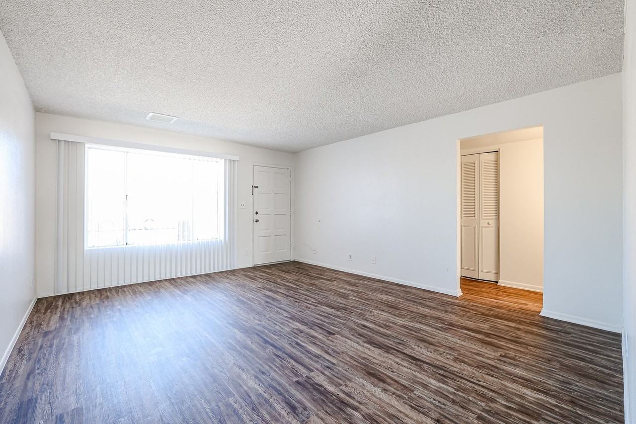 4137 W Northview Ave - Photo 2 of 22