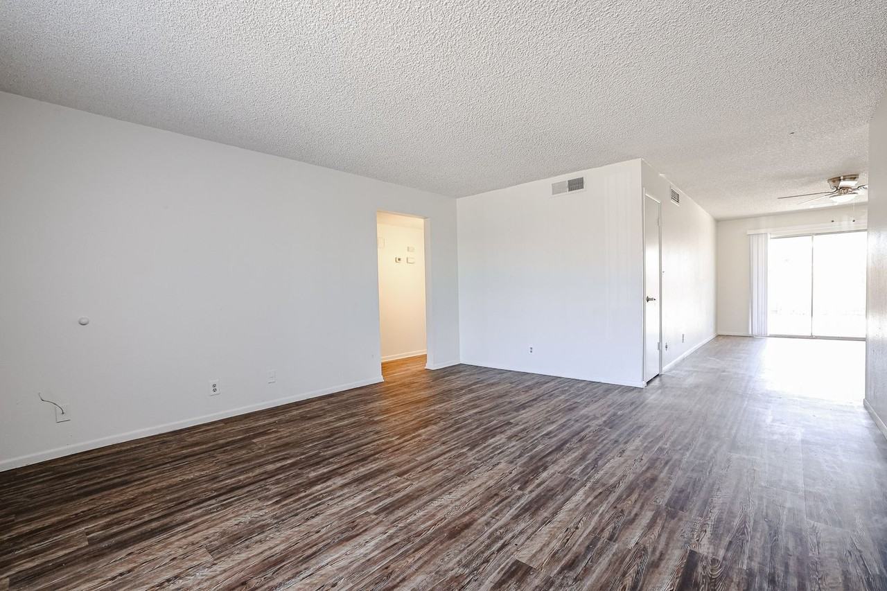 4137 W Northview Ave - Photo 3 of 22