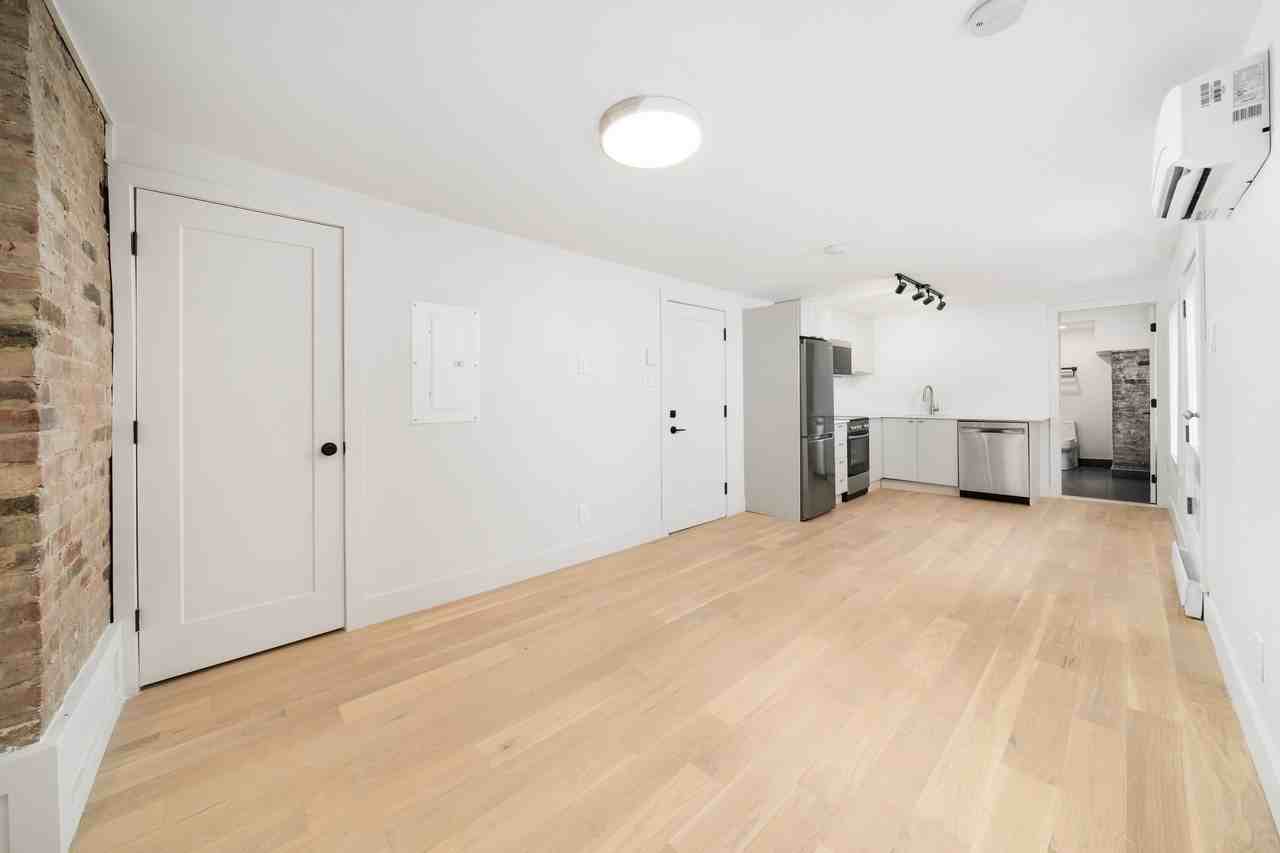 1355 Boulevard René-Lévesque Est — photo 2