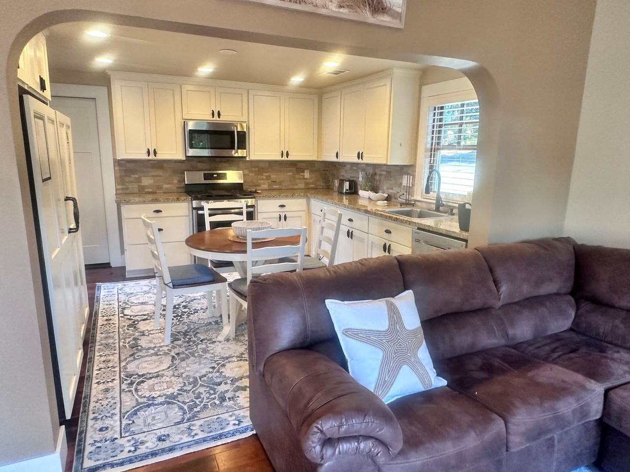 375 S 4th St - Photo 2 of 14