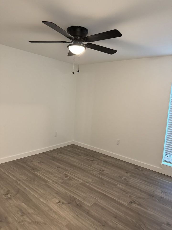 Dream Montrose - Photo 3 of 6