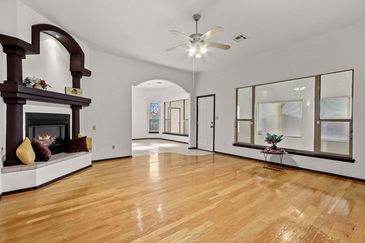 566 Canyon Point Rd - Photo 2 of 26