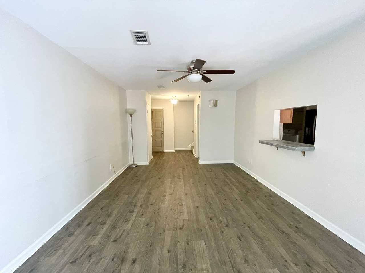 205 Mariners Row - Photo 3 of 18