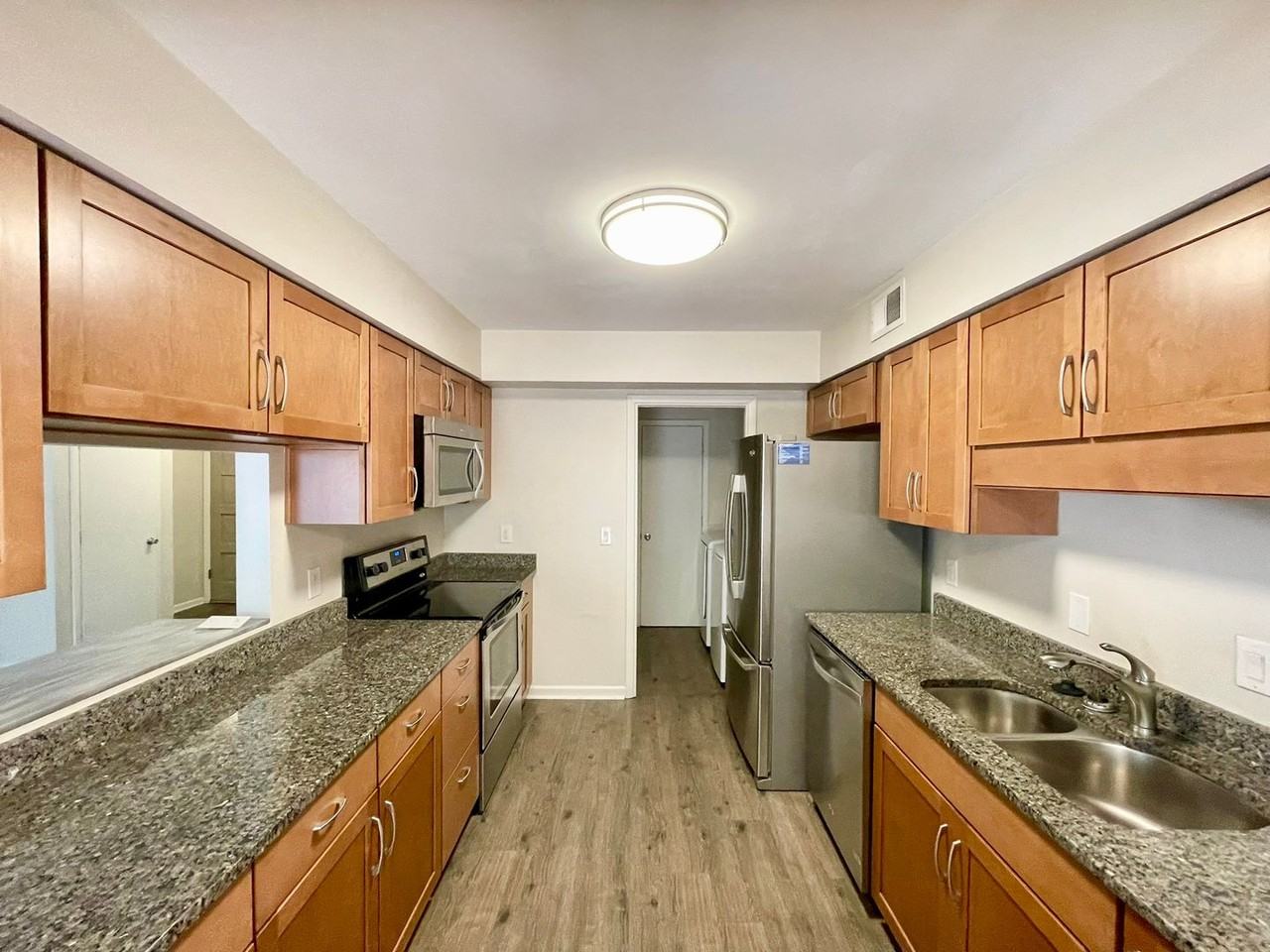 205 Mariners Row - Photo 6 of 18