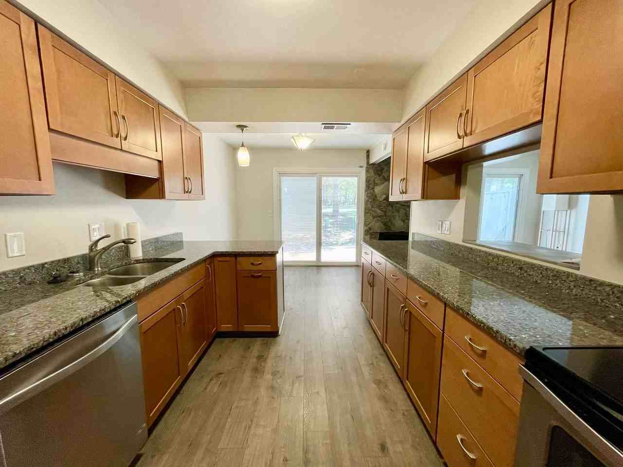 205 Mariners Row - Photo 7 of 18