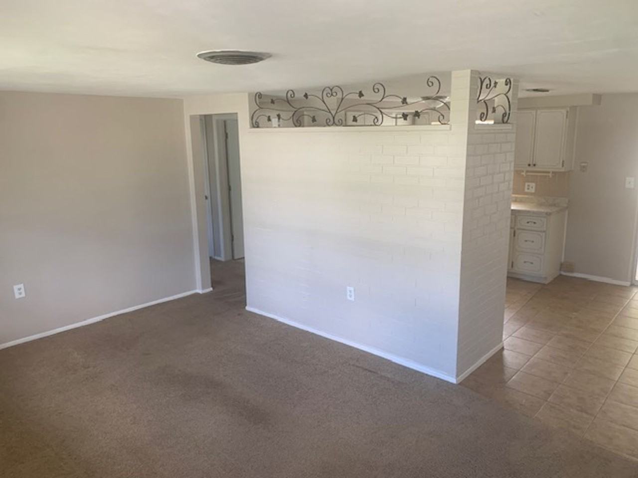 5032 Polar Dr - Photo 4 of 17
