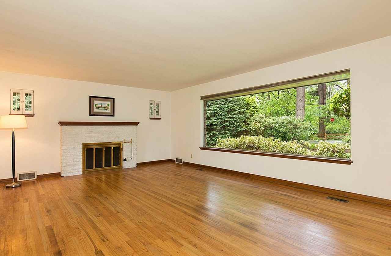 2972 72nd Avenue Southeast - Photo 6 of 31