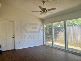 featured image of 809 Fox Run Ave