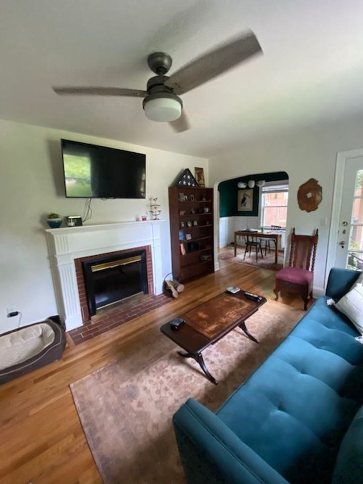 410 Rollingwood Cir - Photo 2 of 17