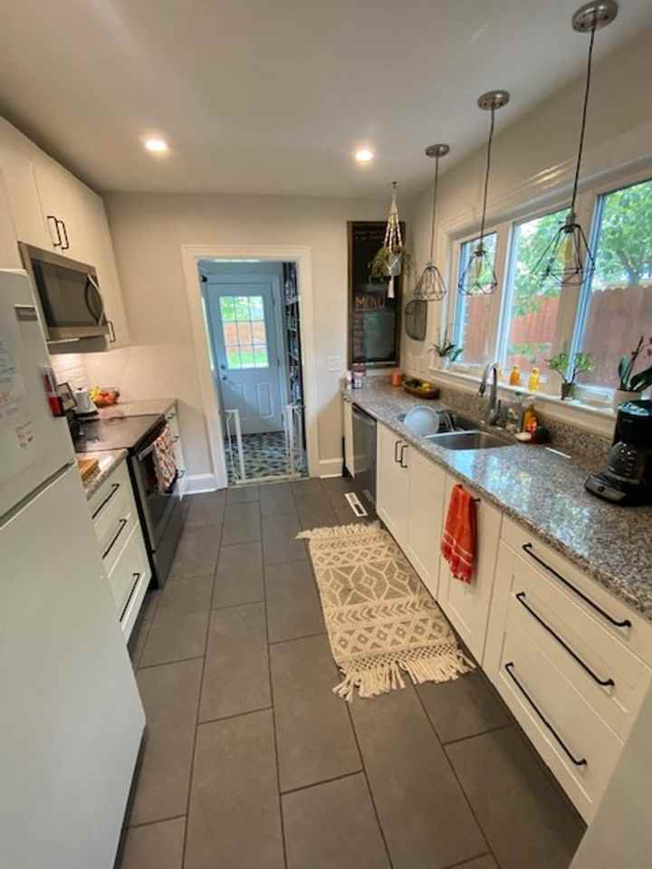 410 Rollingwood Cir - Photo 5 of 17