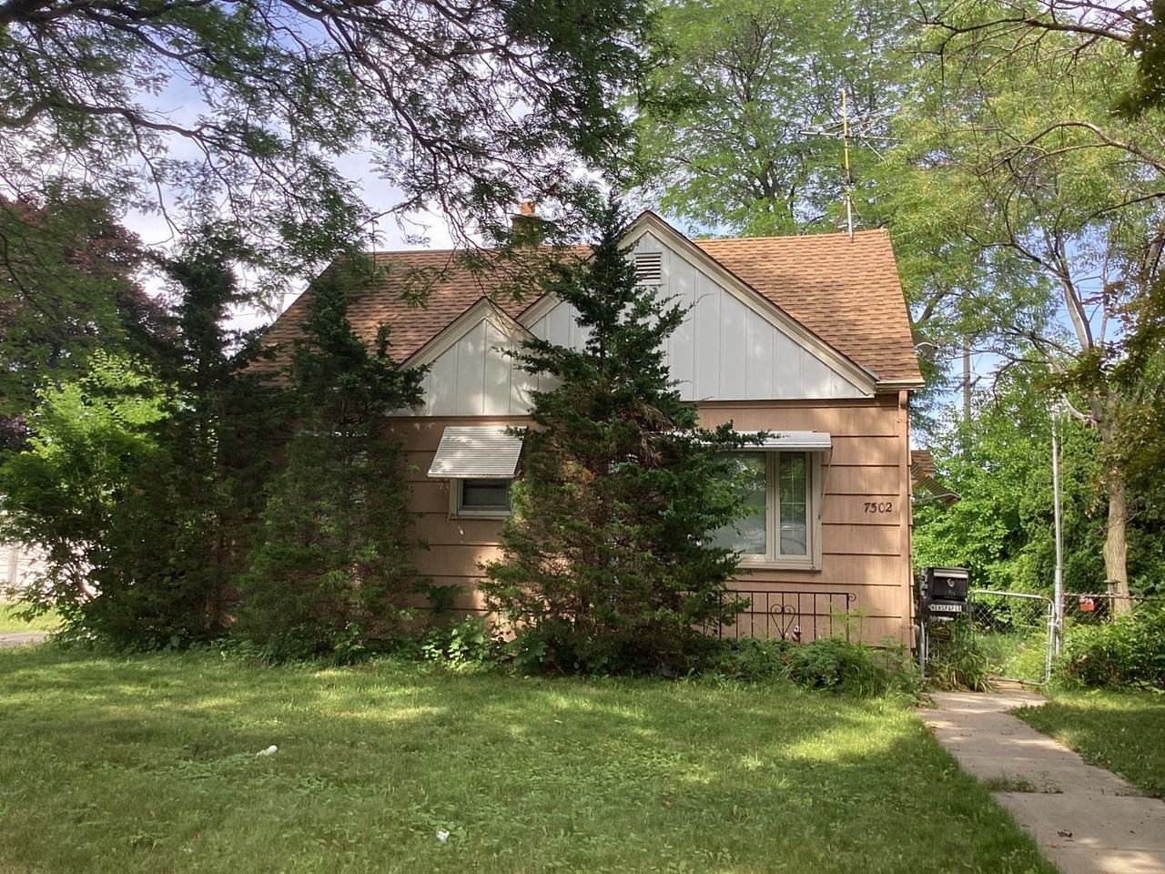 7302 W Medford Ave - Photo 2 of 12